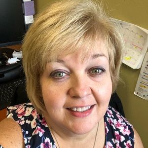 Meet your Posher, Debra